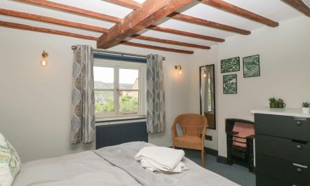 Cotswold Courtyard Garden 7