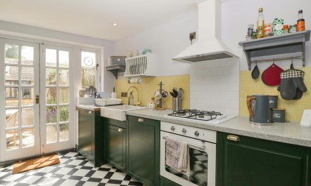 Cotswold Courtyard Garden 1