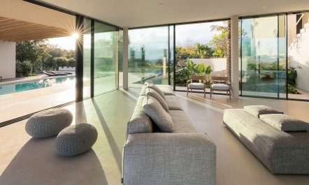 The Sicilian Seaside Retreat 4