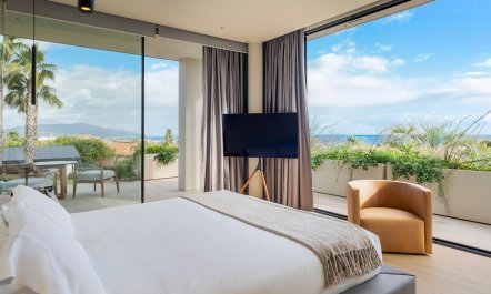 The Sicilian Seaside Retreat 1