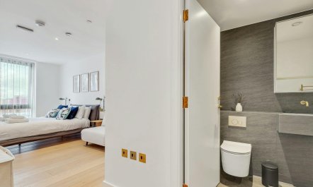 King's Cross Crown 5