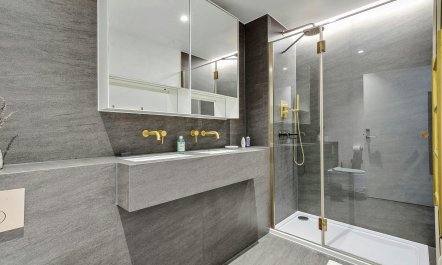 King's Cross Crown 6