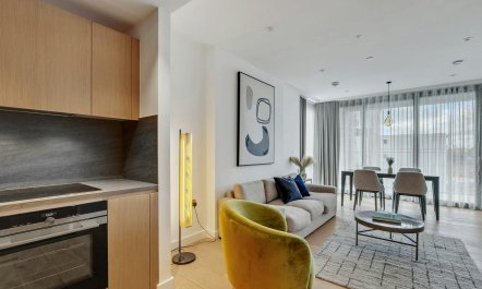 King's Cross Crown 1