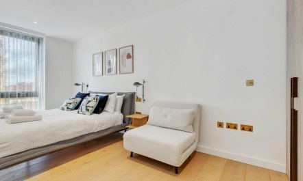 King's Cross Crown 3