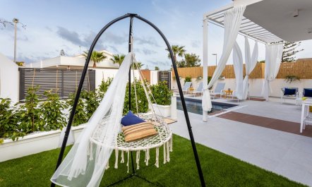 Sunny Seaside Dream 6