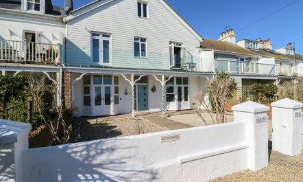 The Pevensey Pearl 1