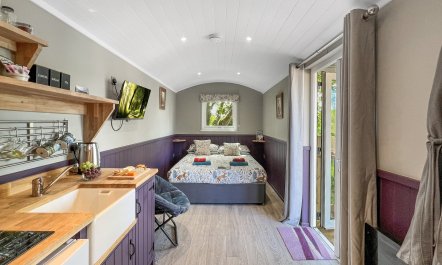 Valley View Retreat Shepherd’s Hut 3