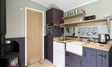 Valley View Retreat Shepherd&rsquo;s Hut 2