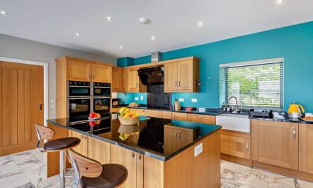 4 Bed in Talsarnau 5