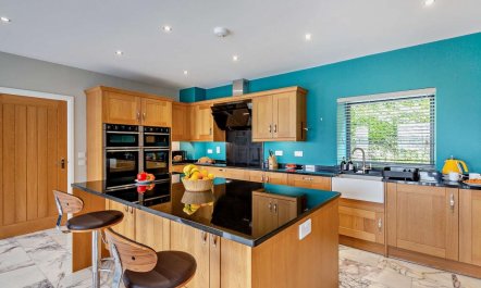 4 Bed in Talsarnau 5