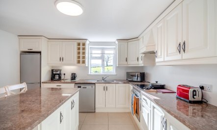 4 Bed in Kilbrittain 8