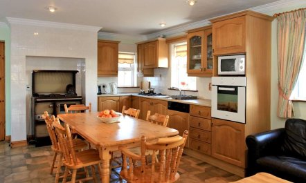 4 Bed in Caherdaniel 2