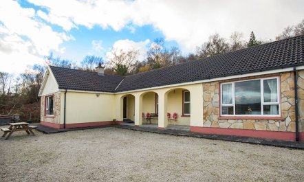 4 Bed in Rathmullan