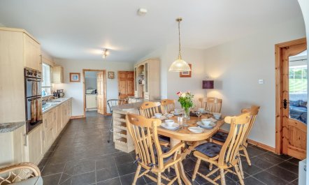 4 Bed in Killarney 2