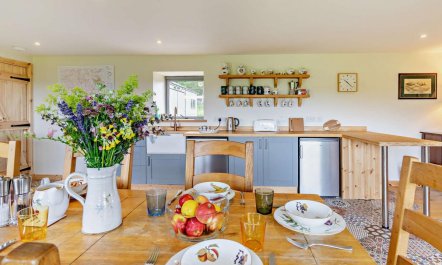 4 Bed in Blacklunans 8