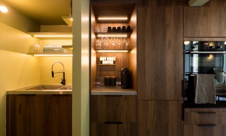 The Midnight Wonder 8