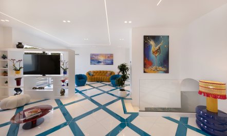 The Pearl of Sorrento 7