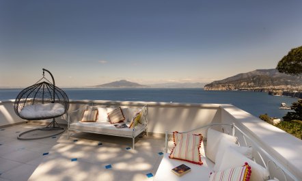 The Pearl of Sorrento 1