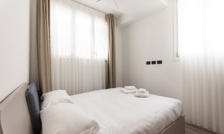 Milanese City Life 9