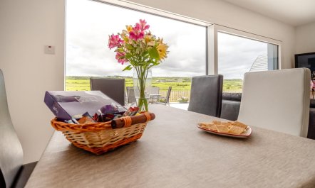3 Bed in Portballintrae 9