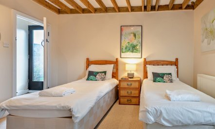 2 Bed in Shaftesbury 2