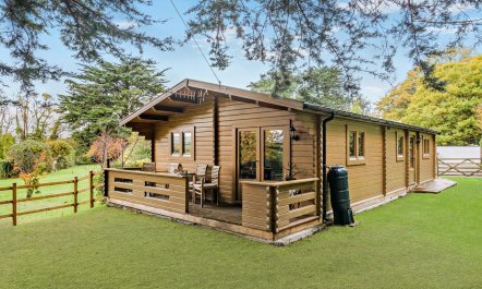 2 Bed in Taunton 1