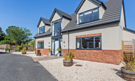 4 Bed in Saint Asaph