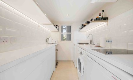 Queen of Kensington 5