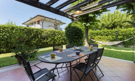 Bougainvillea Terrace 1