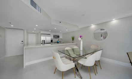 The Biscayne Breeze 6