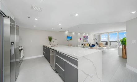 The Biscayne Breeze 8