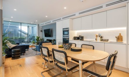 It's London Calling 1