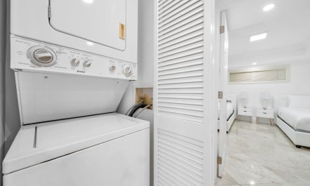 Miami's Pearl 7