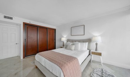 Miami's Pearl 9