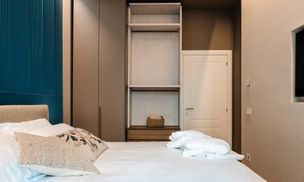 Oh, Majestic Place 9