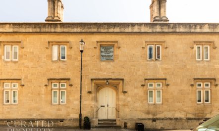 The Roman Courtyard 7