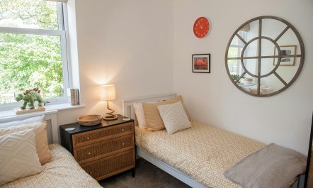 Jurassic Coast Jewel 9