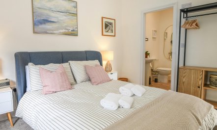 Jurassic Coast Jewel 6