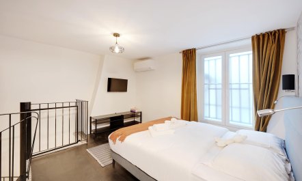 Theatres & Museums 9