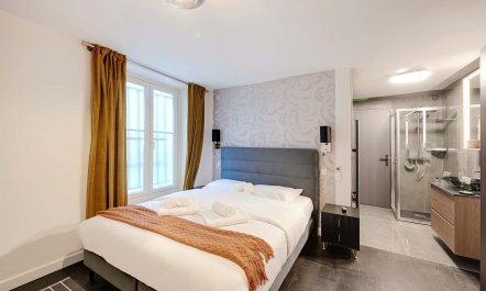 Theatres & Museums 7