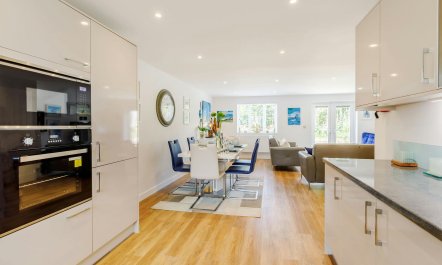 Sea Spray Silhouette 7