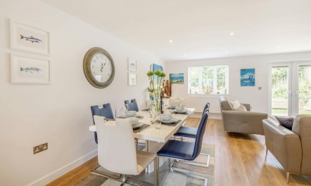 Sea Spray Silhouette 5