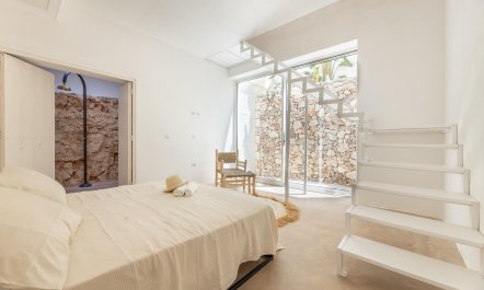 Barefoot Splendour 0