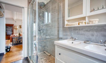 Charm of Glacière 8