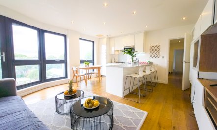 The East London Light 2