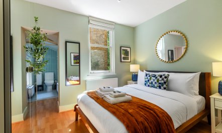 Hoxton Hideaway 1