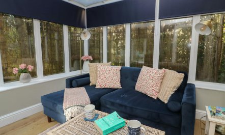 Picturesque Cottage 6