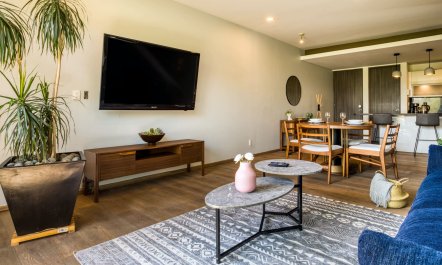 Vibrant Skyline Retreat 0