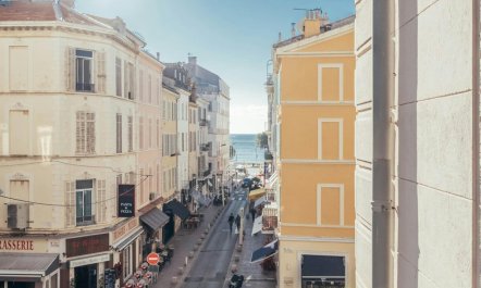 Street & Sea Vistas 1