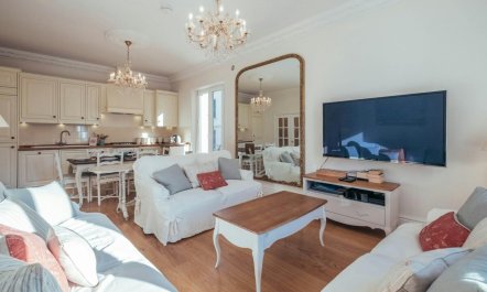 Street & Sea Vistas 3